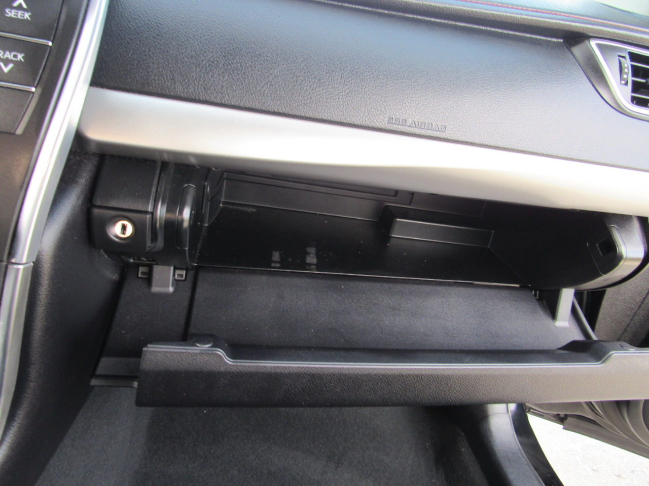 Toyota Camry 4dr Sdn I4 Auto SE w/Special Edition Pkg (Natl) 2016