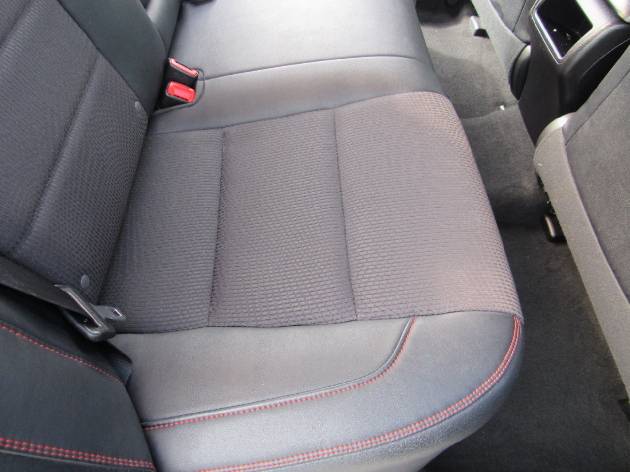 Toyota Camry 4dr Sdn I4 Auto SE w/Special Edition Pkg (Natl) 2016