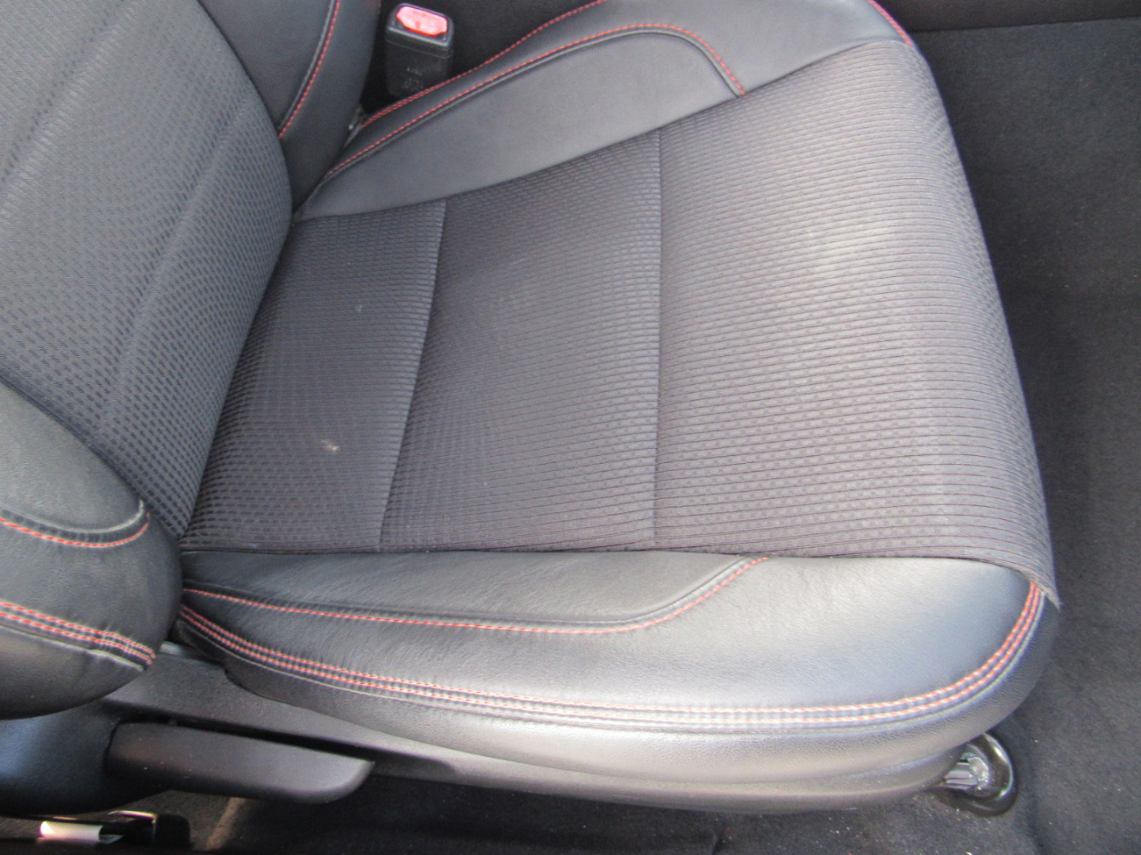 Toyota Camry 4dr Sdn I4 Auto SE w/Special Edition Pkg (Natl) 2016