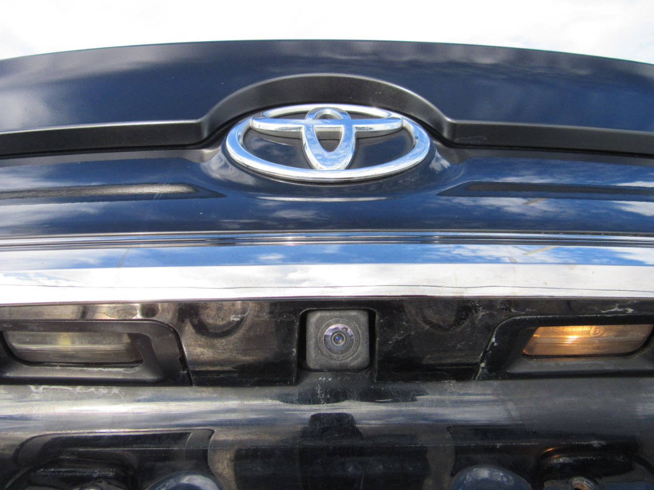 Toyota Camry 4dr Sdn I4 Auto SE w/Special Edition Pkg (Natl) 2016