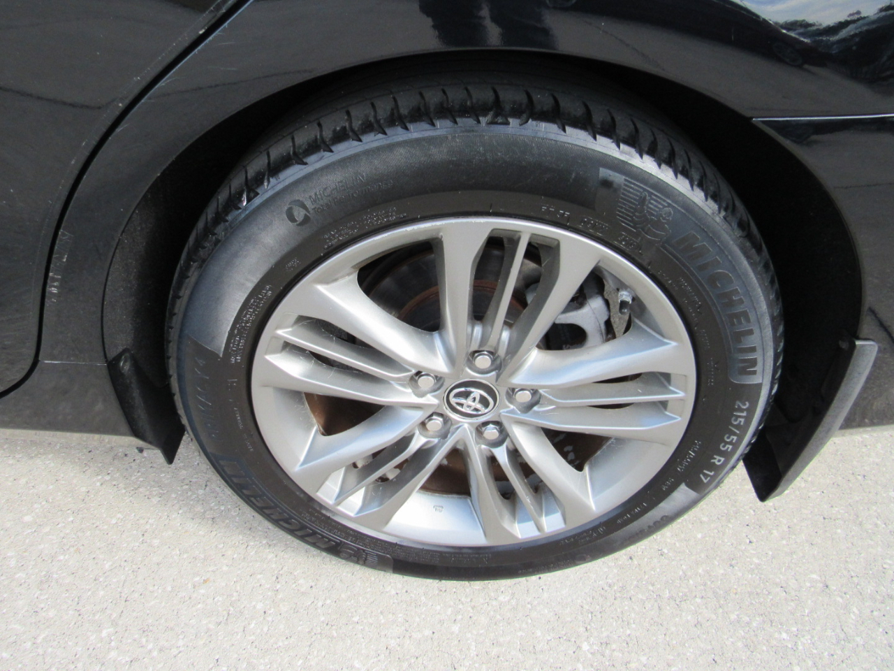 Toyota Camry 4dr Sdn I4 Auto SE w/Special Edition Pkg (Natl) 2016