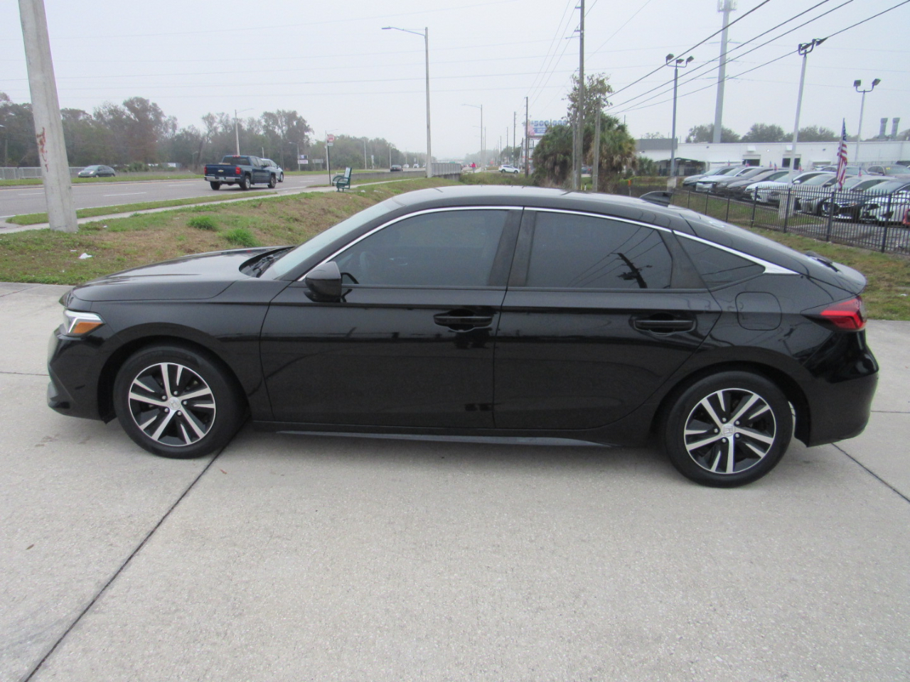 Honda Civic Hatchback LX CVT 2022