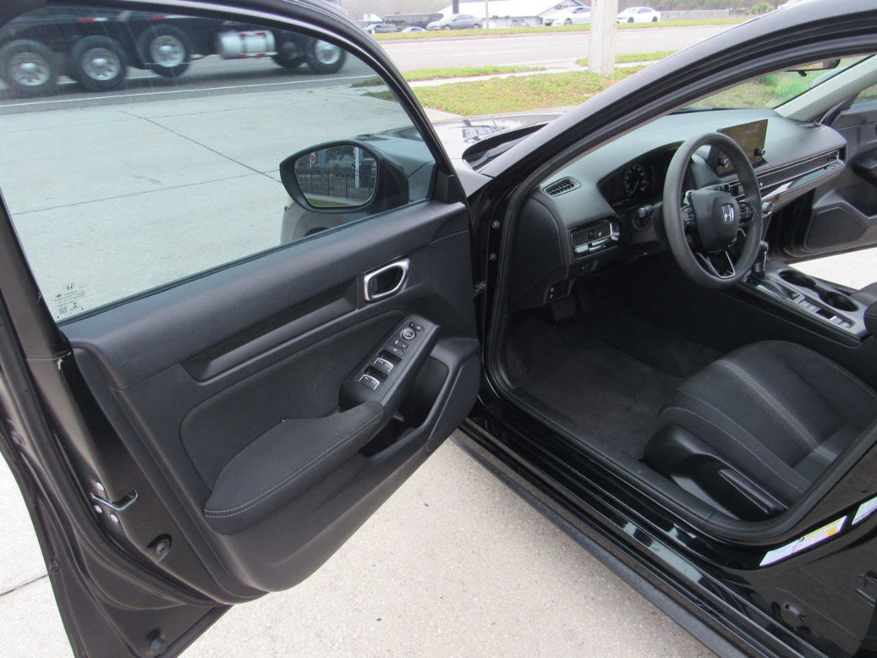 Honda Civic Hatchback LX CVT 2022