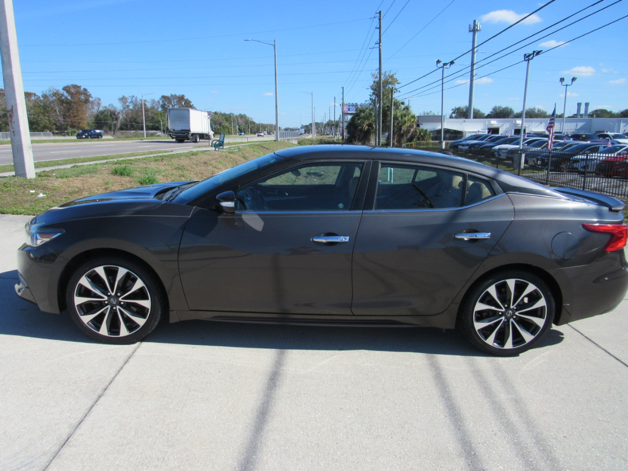 Nissan Maxima 4dr Sdn 3.5 SR 2016