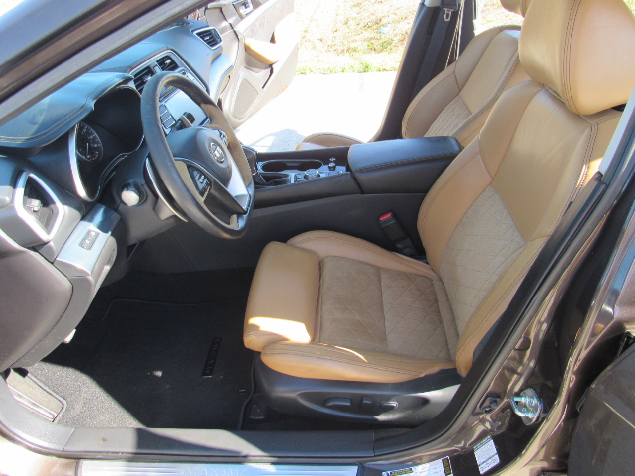 Nissan Maxima 4dr Sdn 3.5 SR 2016