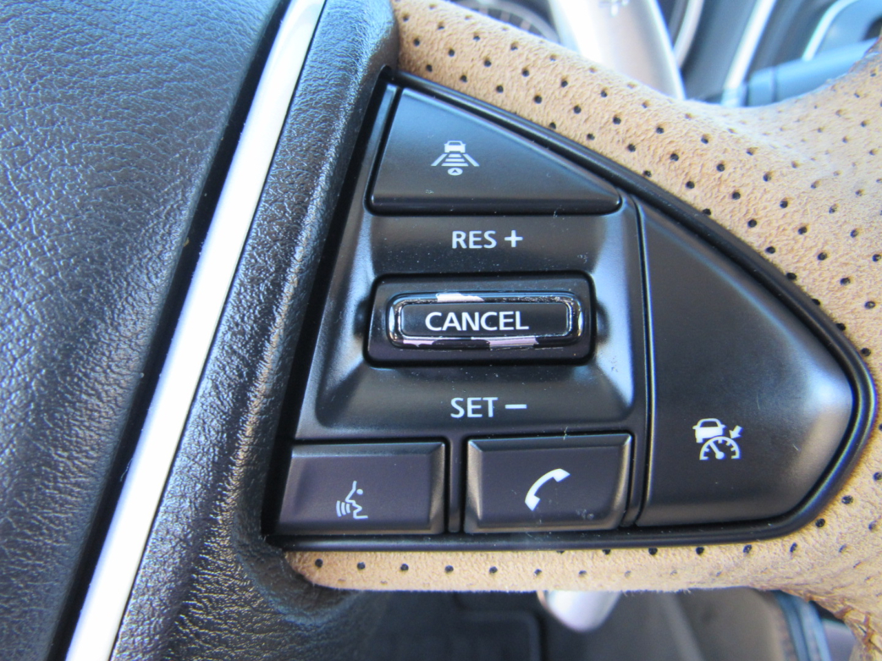 Nissan Maxima 4dr Sdn 3.5 SR 2016