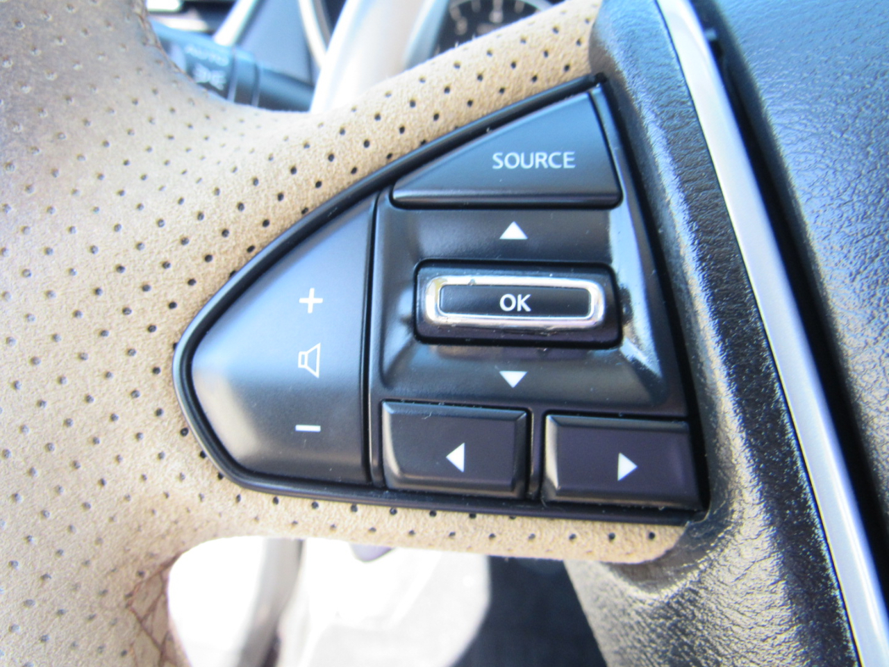 Nissan Maxima 4dr Sdn 3.5 SR 2016