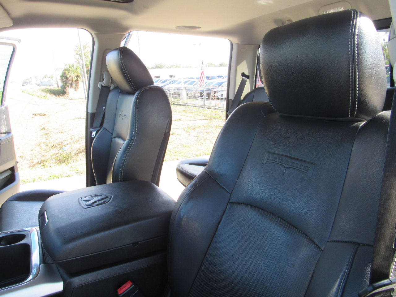 RAM 1500 2WD Crew Cab 140.5" Laramie 2016