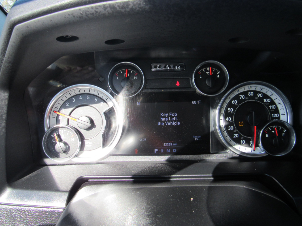 RAM 1500 2WD Crew Cab 140.5" Laramie 2016