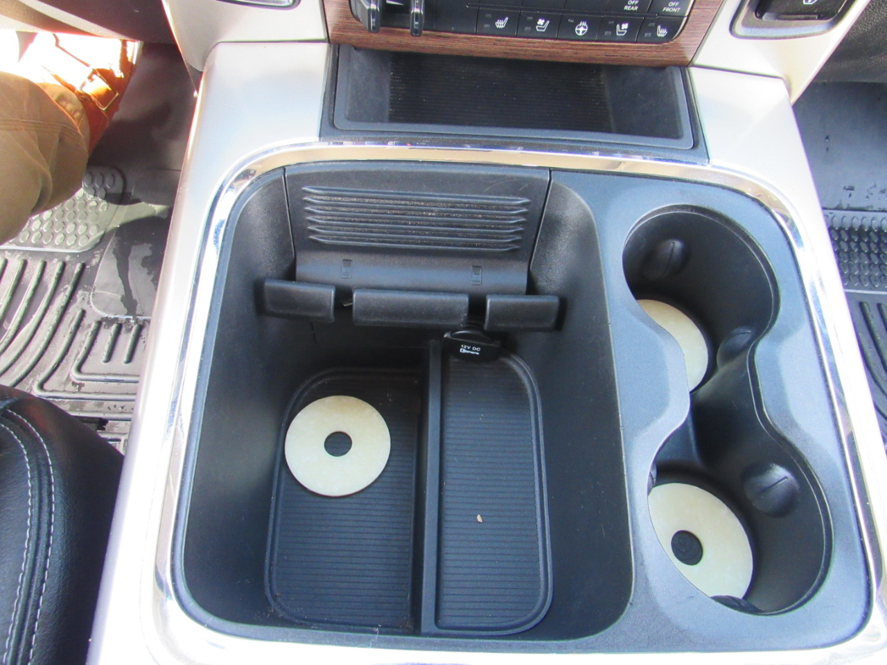 RAM 1500 2WD Crew Cab 140.5" Laramie 2016