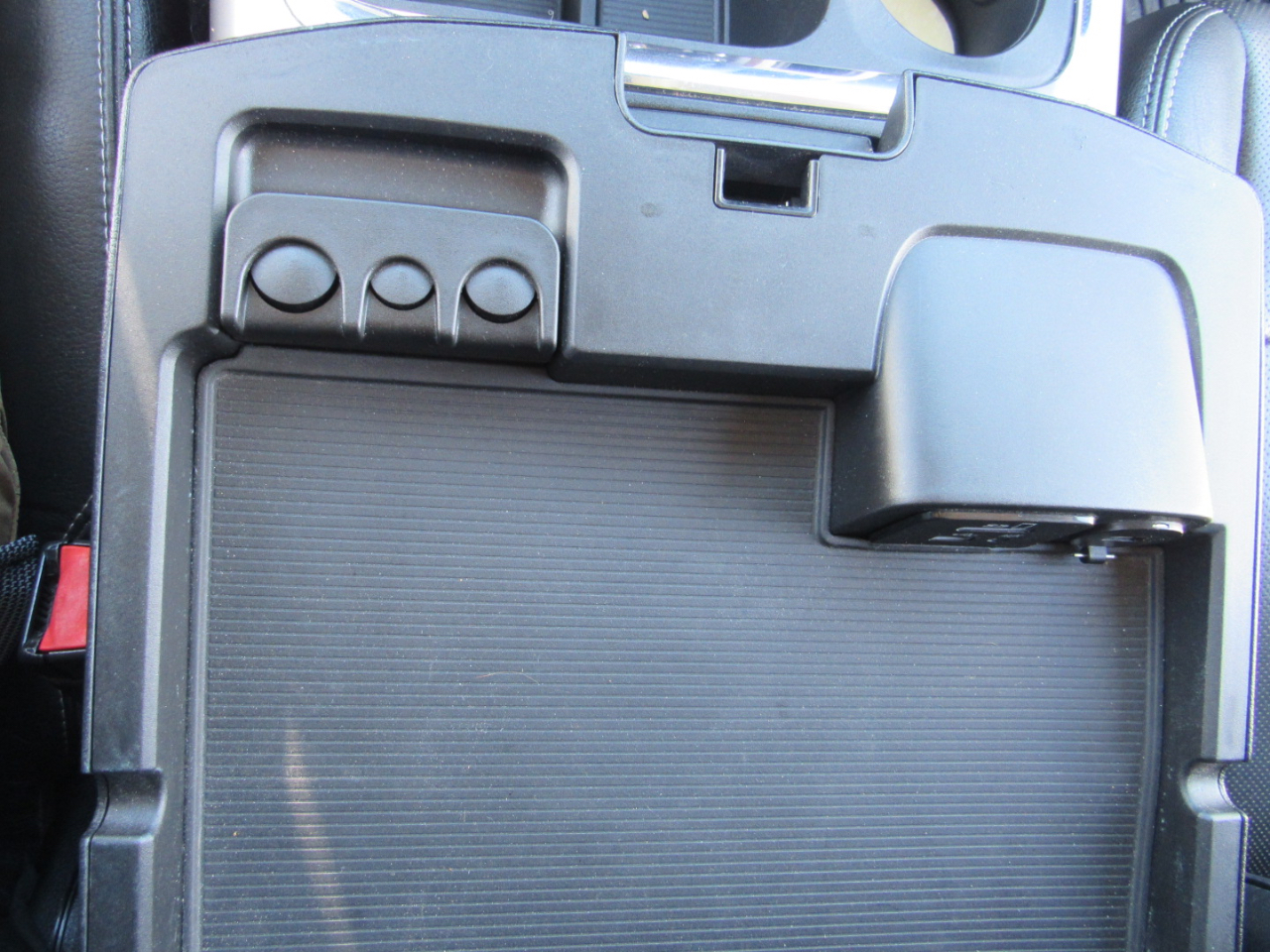 RAM 1500 2WD Crew Cab 140.5" Laramie 2016