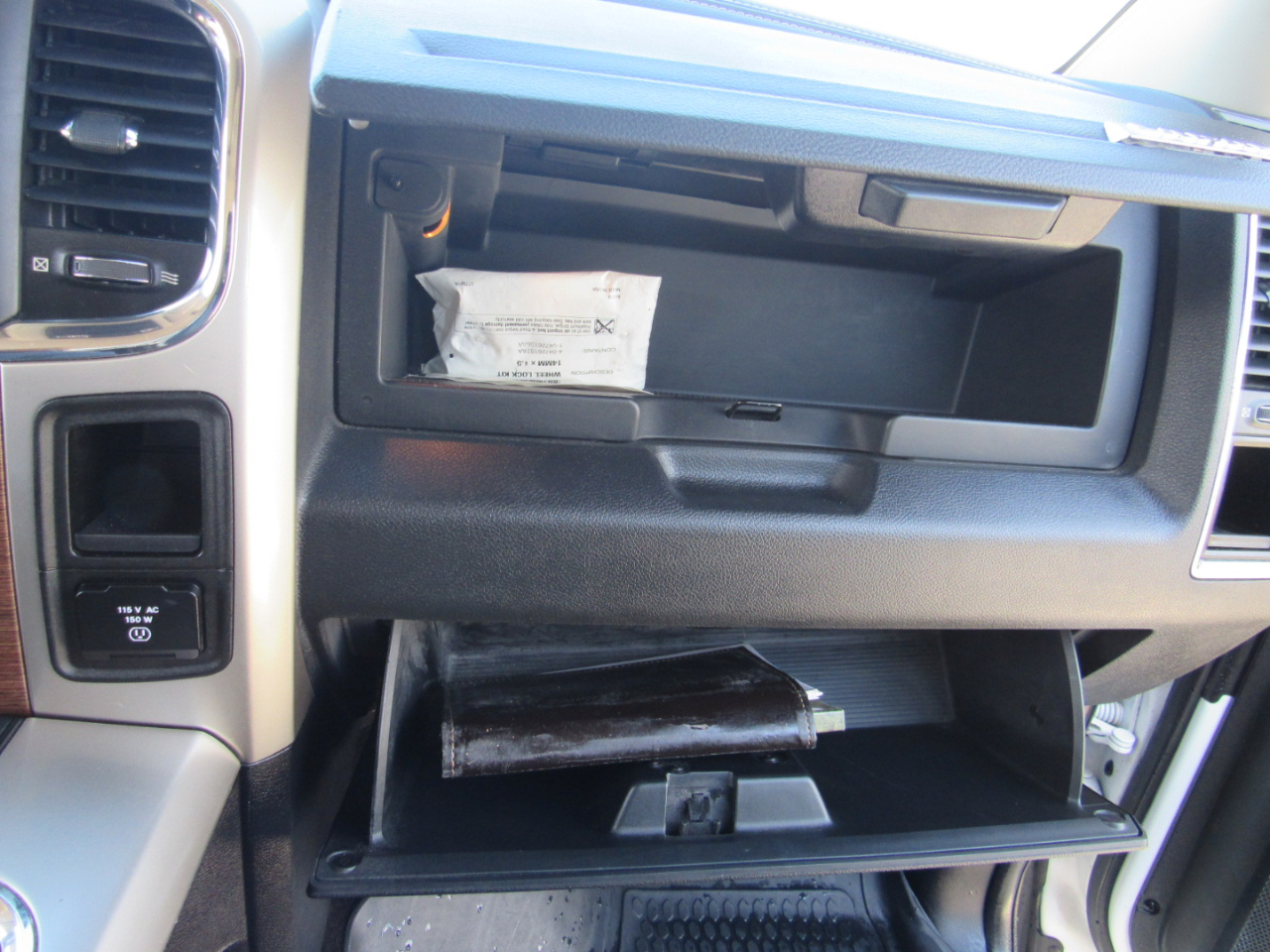 RAM 1500 2WD Crew Cab 140.5" Laramie 2016