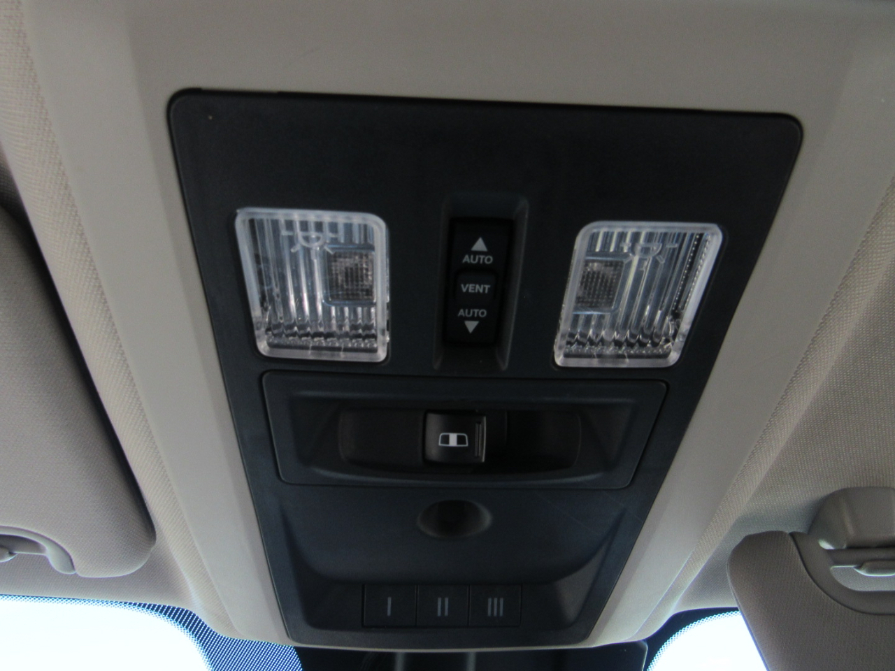 RAM 1500 2WD Crew Cab 140.5" Laramie 2016