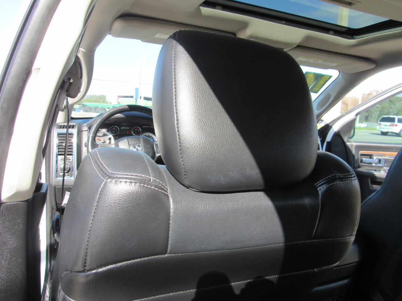 RAM 1500 2WD Crew Cab 140.5" Laramie 2016