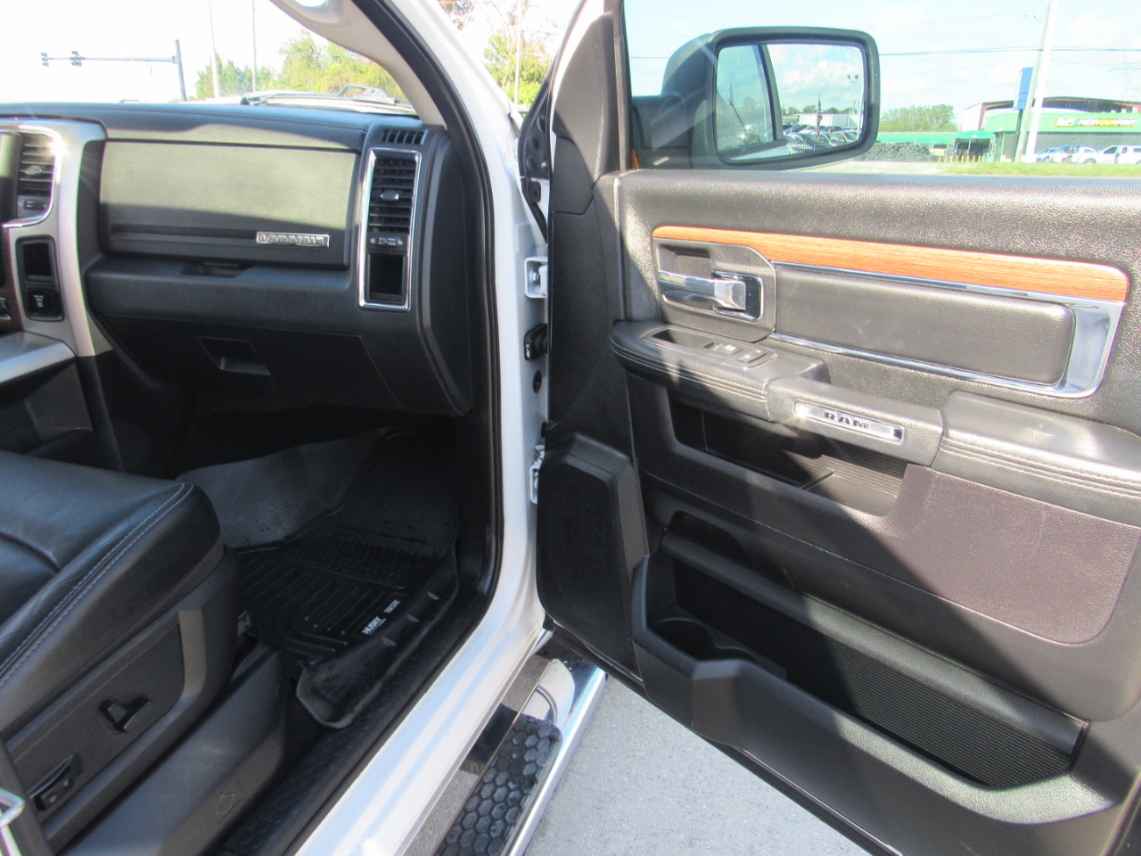 RAM 1500 2WD Crew Cab 140.5" Laramie 2016