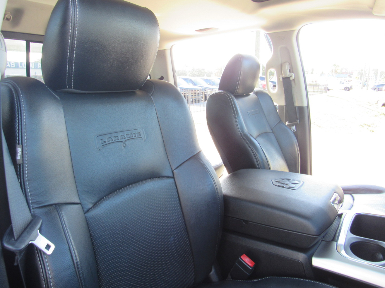 RAM 1500 2WD Crew Cab 140.5" Laramie 2016