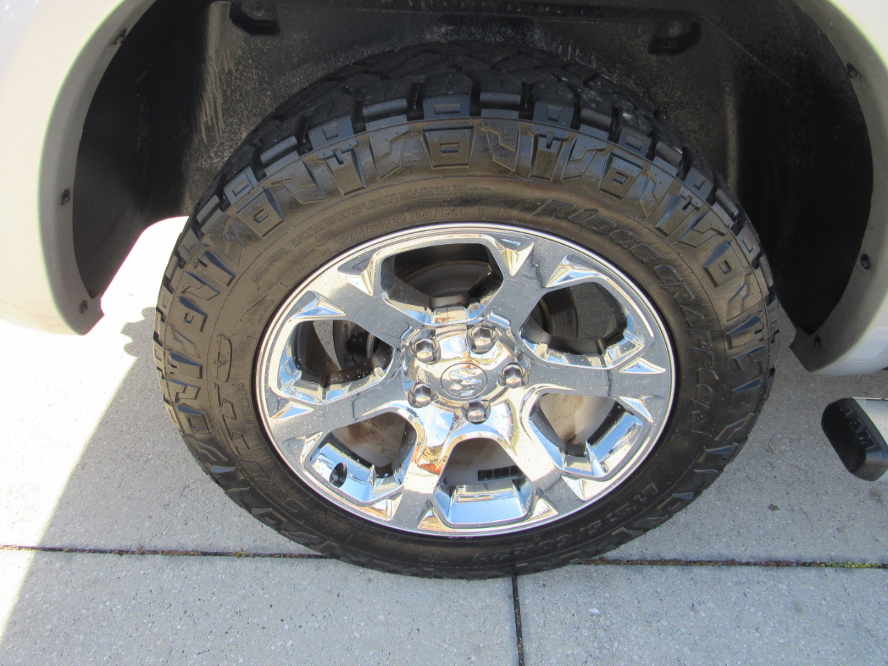 RAM 1500 2WD Crew Cab 140.5" Laramie 2016