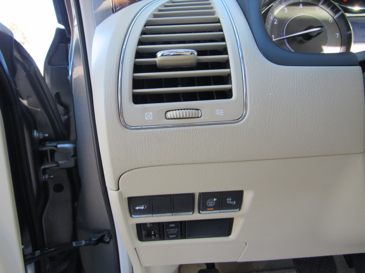 Infiniti QX80 2WD 4dr 2016