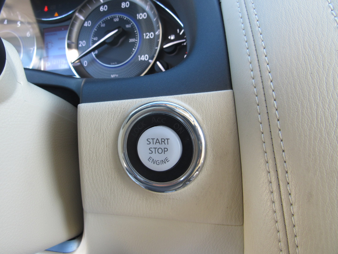 Infiniti QX80 2WD 4dr 2016