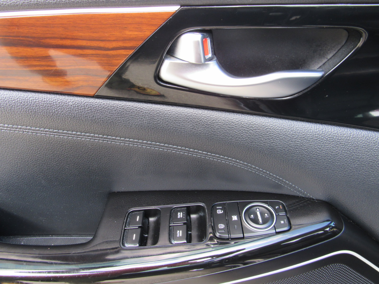 Kia Cadenza Premium Sedan 2018