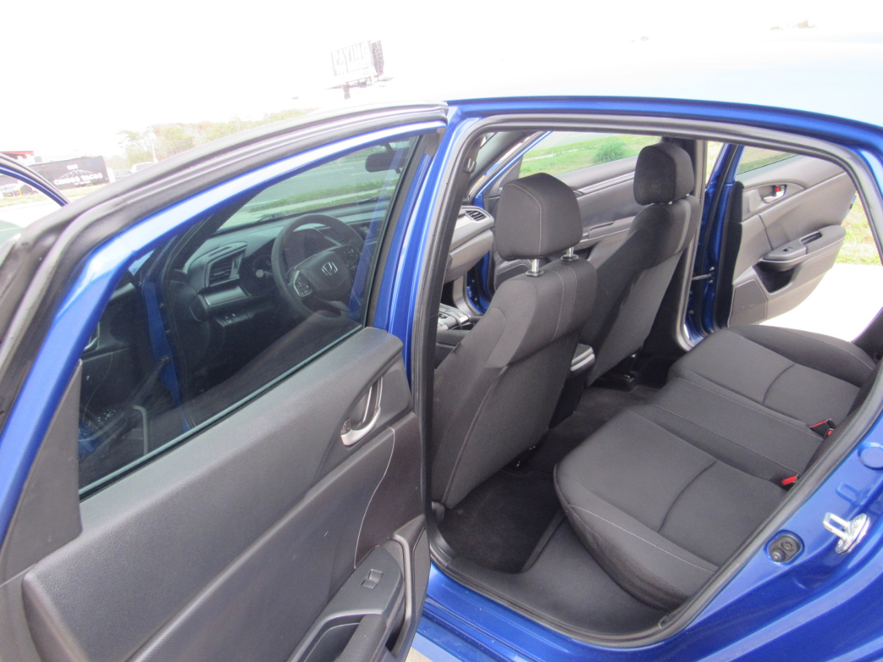 Honda Civic Hatchback LX CVT 2019