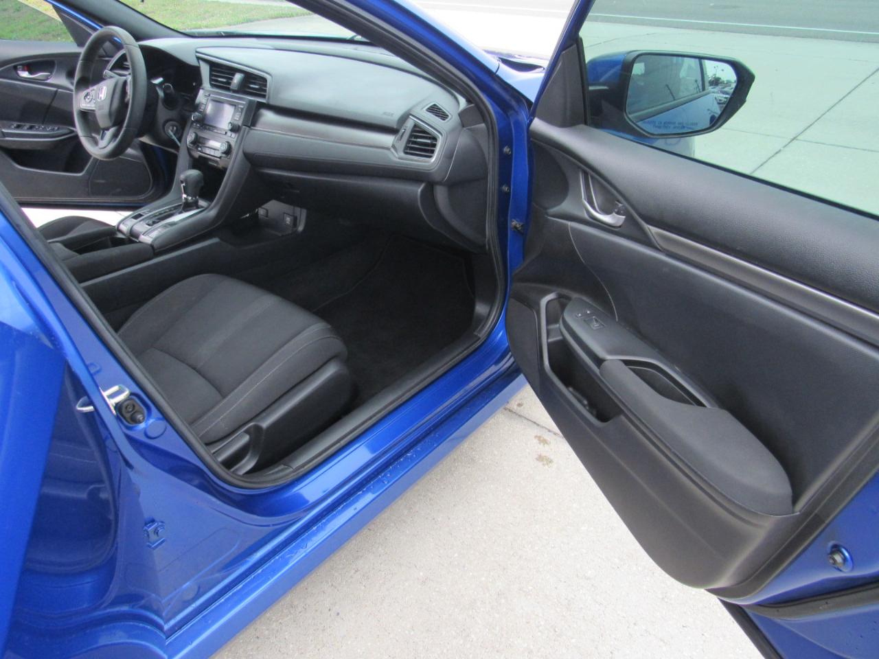 Honda Civic Hatchback LX CVT 2019