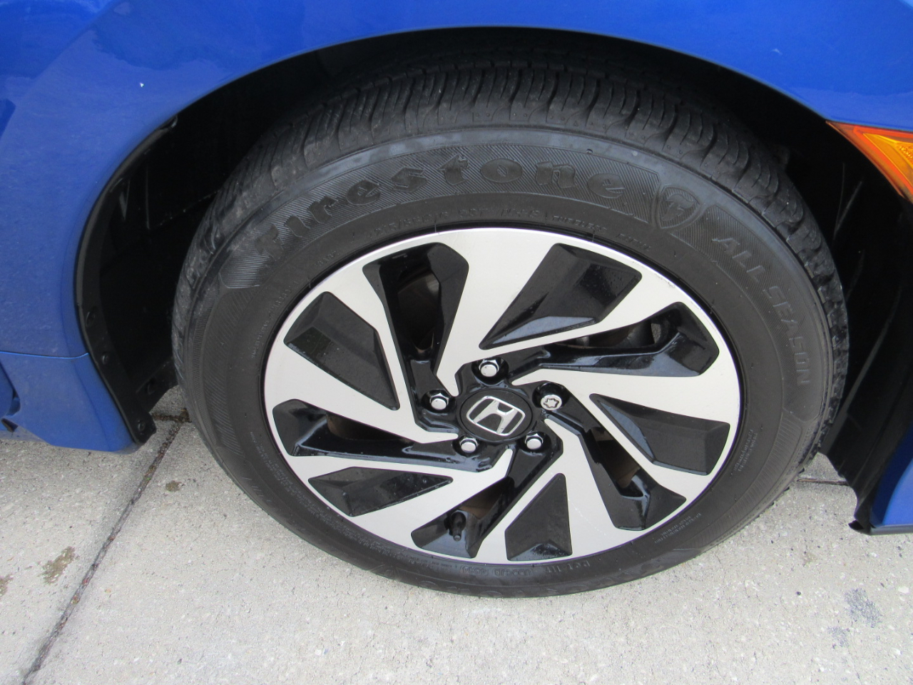 Honda Civic Hatchback LX CVT 2019