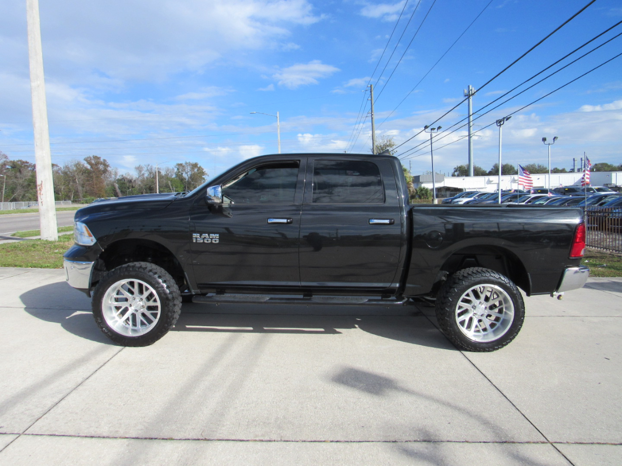 RAM 1500 Big Horn 4x4 Crew Cab 5'7" Box 2017