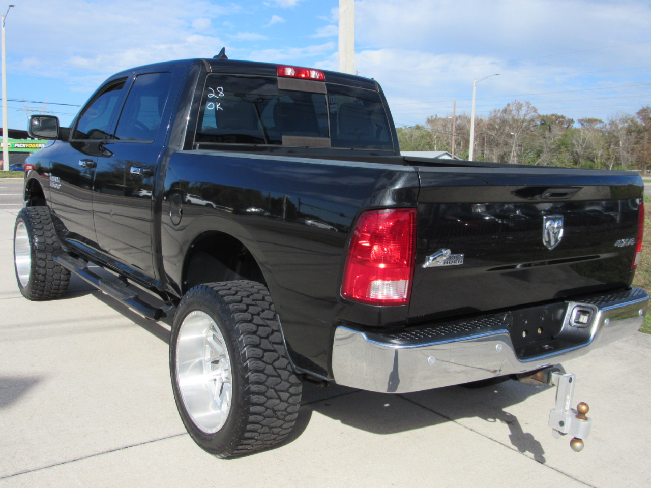 RAM 1500 Big Horn 4x4 Crew Cab 5'7" Box 2017