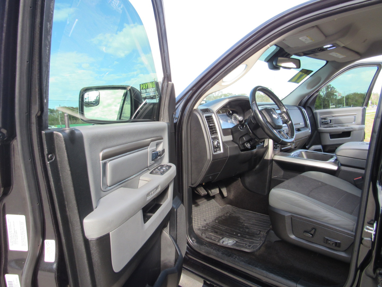 RAM 1500 Big Horn 4x4 Crew Cab 5'7" Box 2017