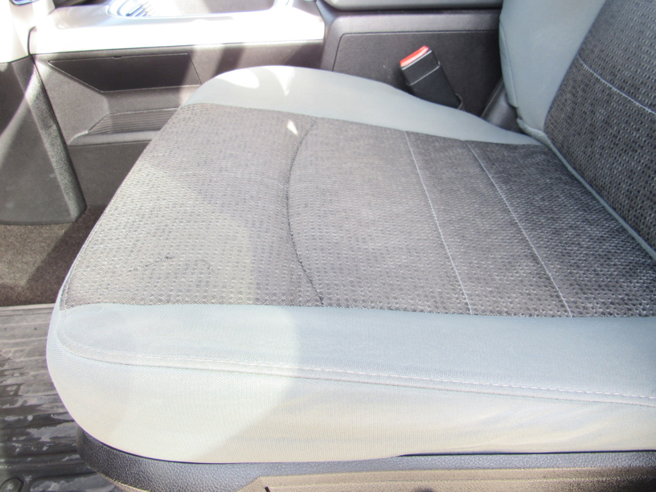 RAM 1500 Big Horn 4x4 Crew Cab 5'7" Box 2017