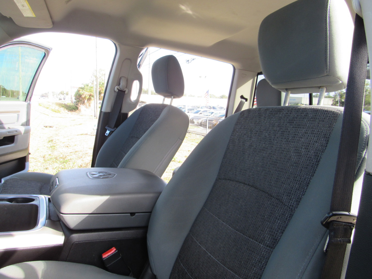 RAM 1500 Big Horn 4x4 Crew Cab 5'7" Box 2017