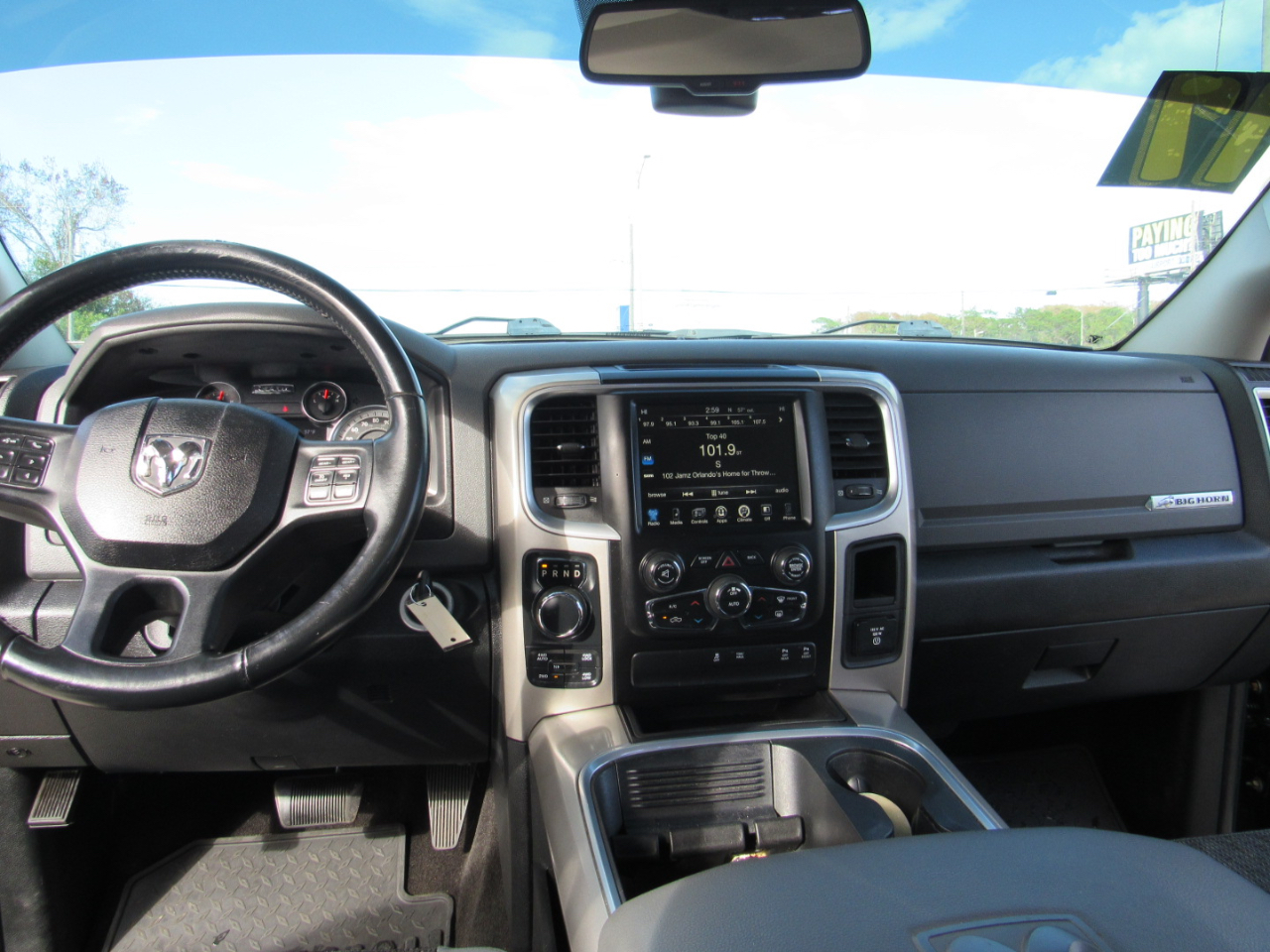 RAM 1500 Big Horn 4x4 Crew Cab 5'7" Box 2017