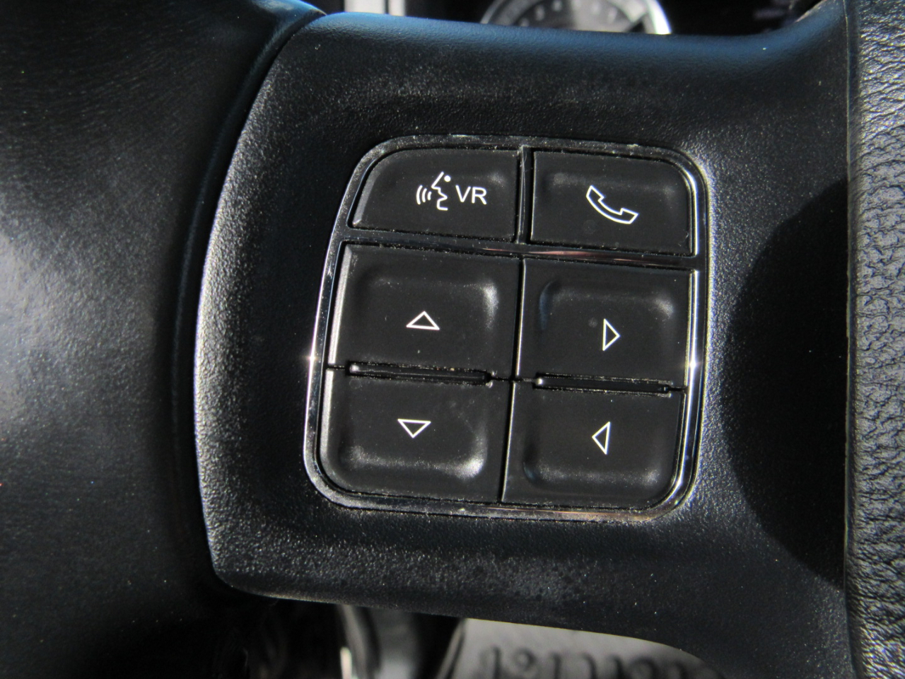 RAM 1500 Big Horn 4x4 Crew Cab 5'7" Box 2017