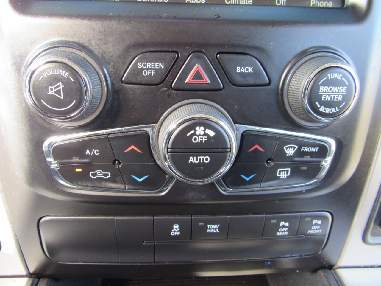 RAM 1500 Big Horn 4x4 Crew Cab 5'7" Box 2017