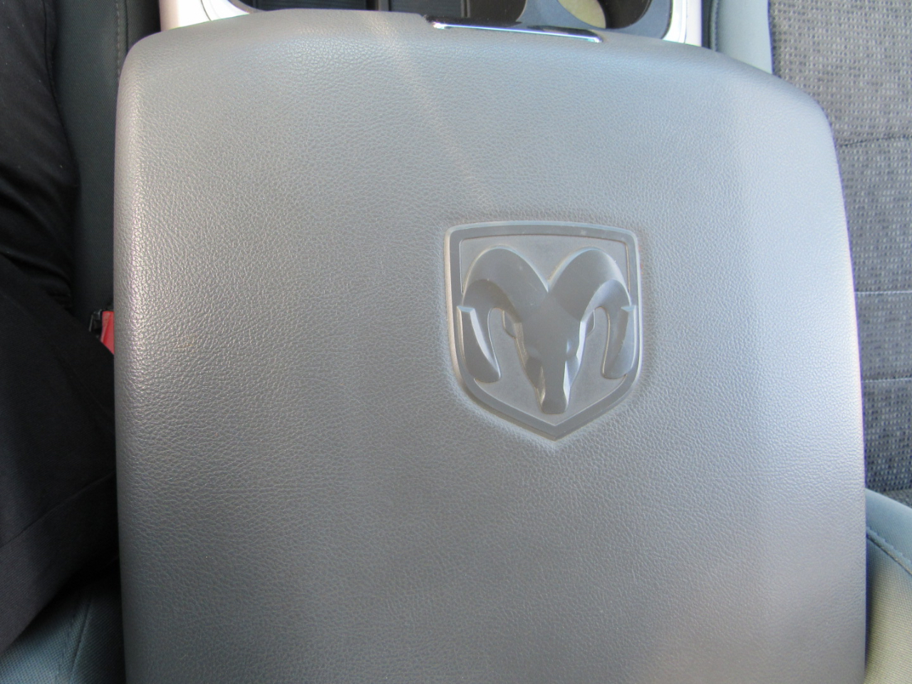 RAM 1500 Big Horn 4x4 Crew Cab 5'7" Box 2017