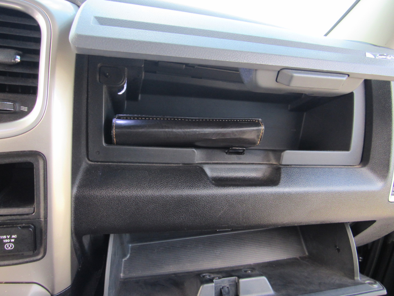 RAM 1500 Big Horn 4x4 Crew Cab 5'7" Box 2017