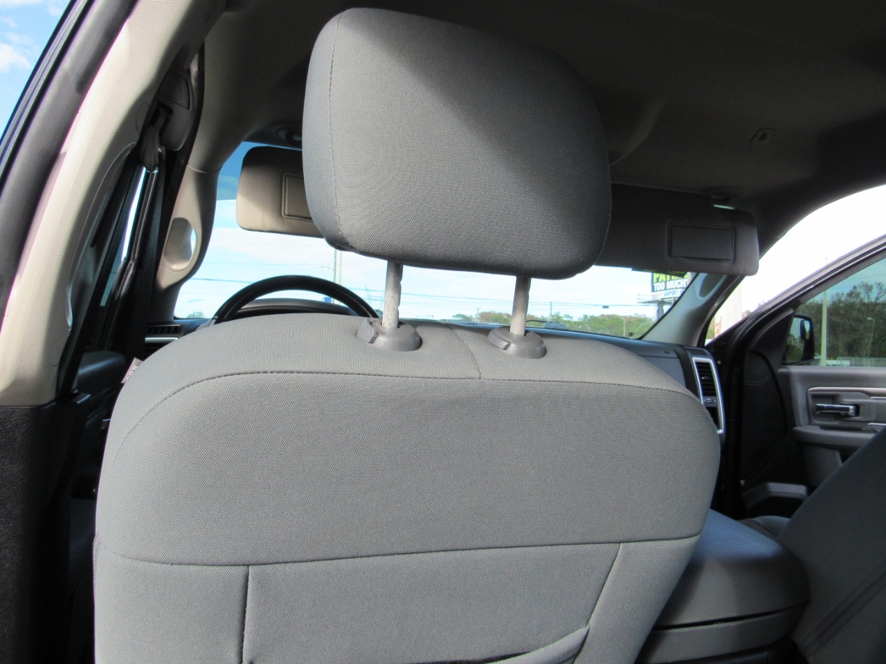 RAM 1500 Big Horn 4x4 Crew Cab 5'7" Box 2017