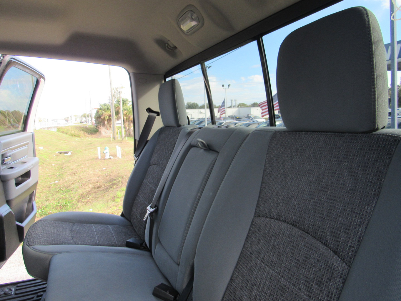 RAM 1500 Big Horn 4x4 Crew Cab 5'7" Box 2017