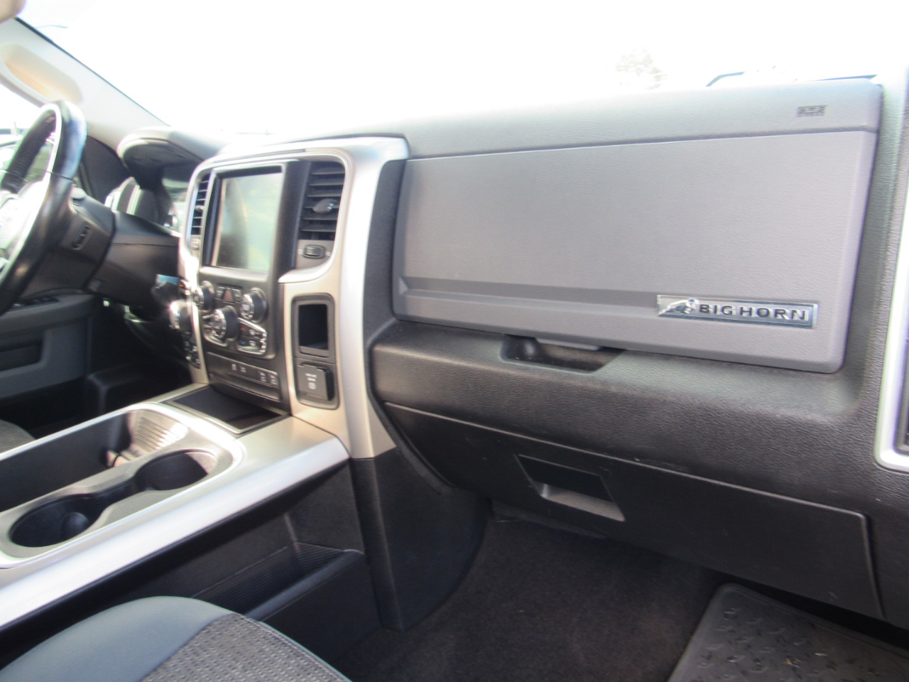 RAM 1500 Big Horn 4x4 Crew Cab 5'7" Box 2017