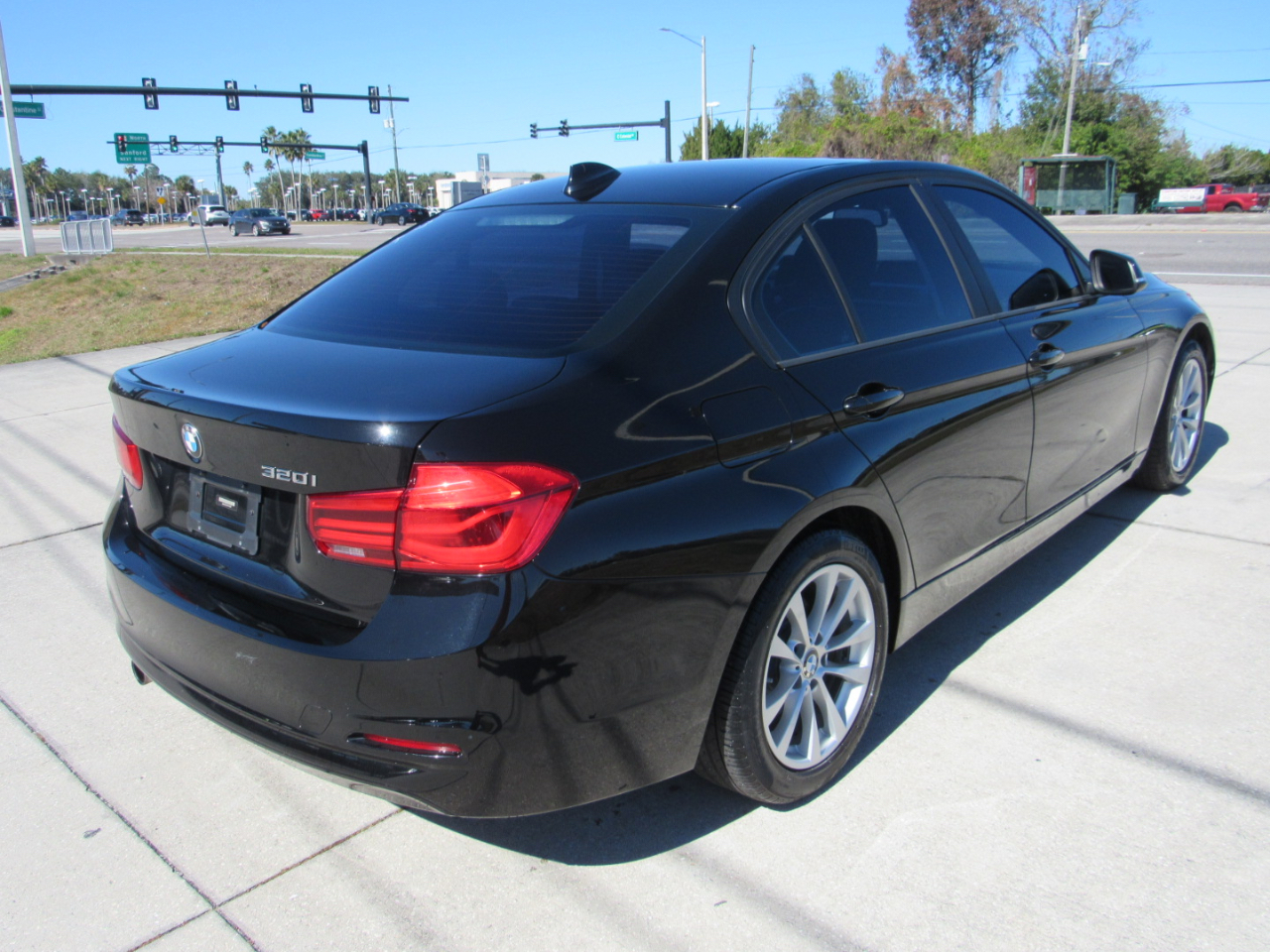 BMW 3 Series 320i Sedan 2018