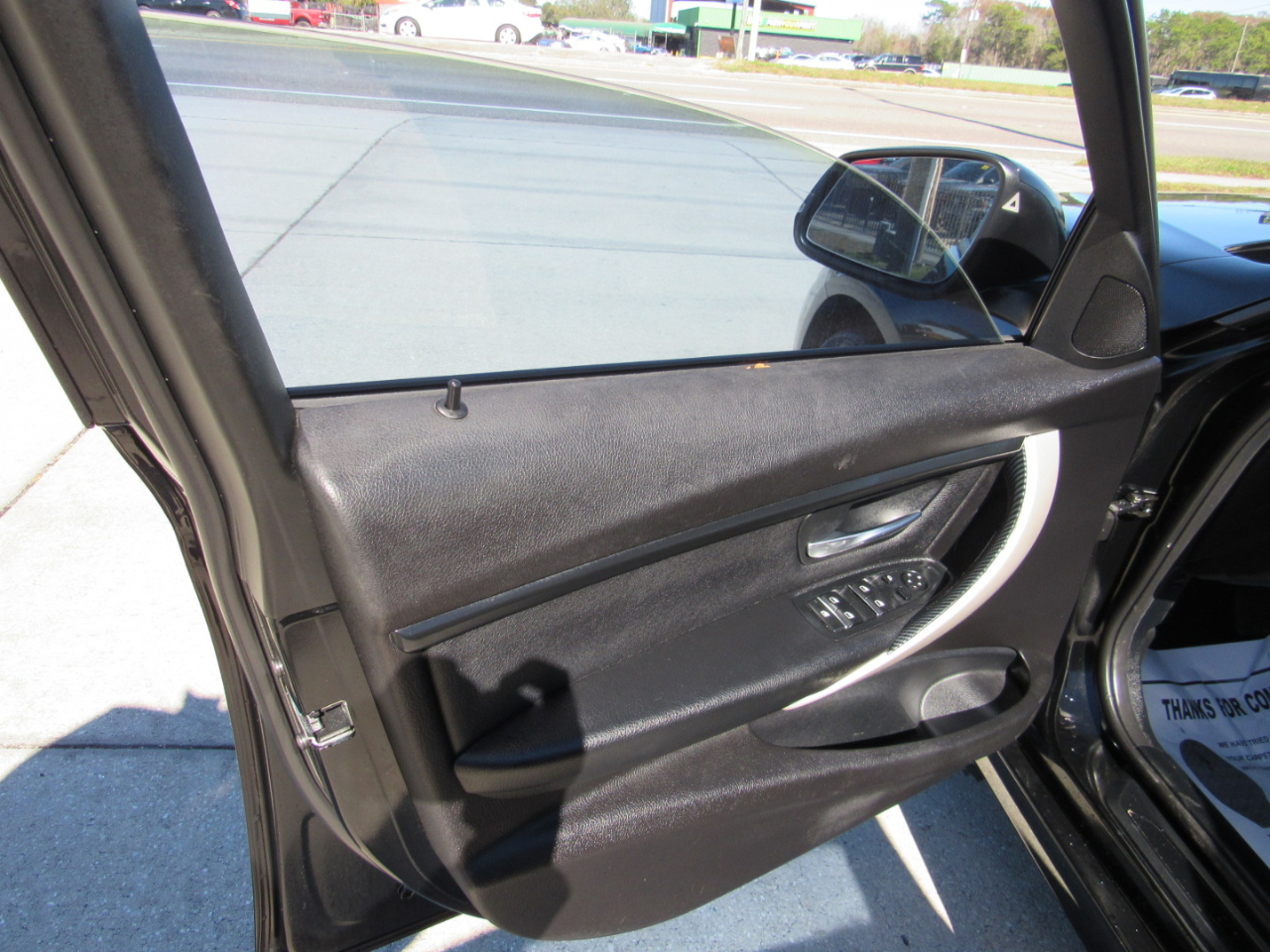 BMW 3 Series 320i Sedan 2018