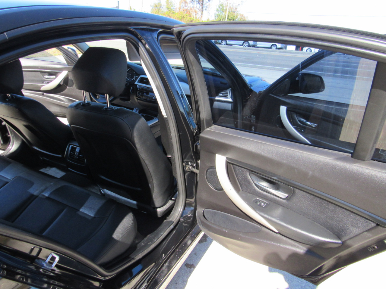 BMW 3 Series 320i Sedan 2018