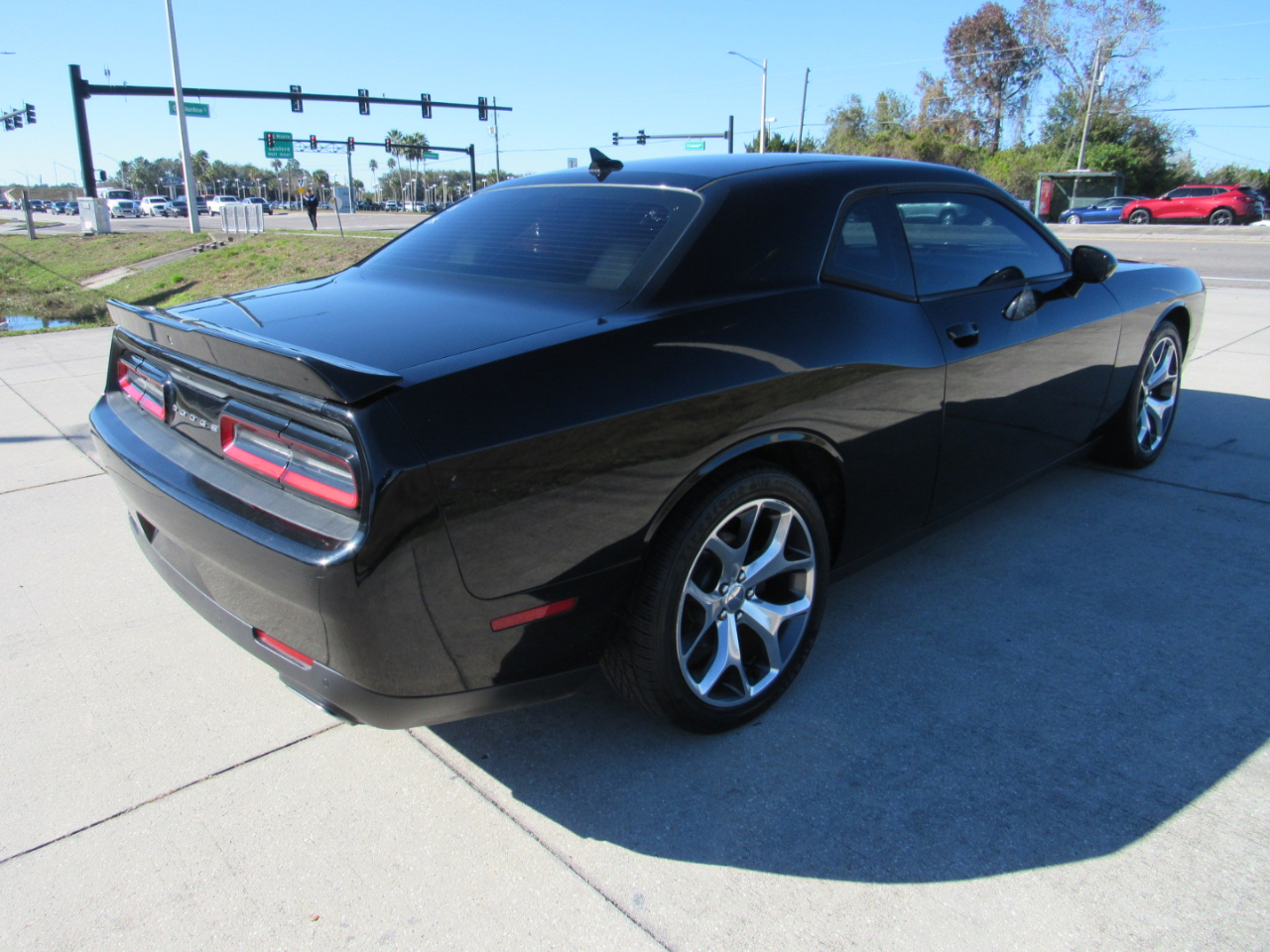 Dodge Challenger 2dr Cpe SXT Plus 2016