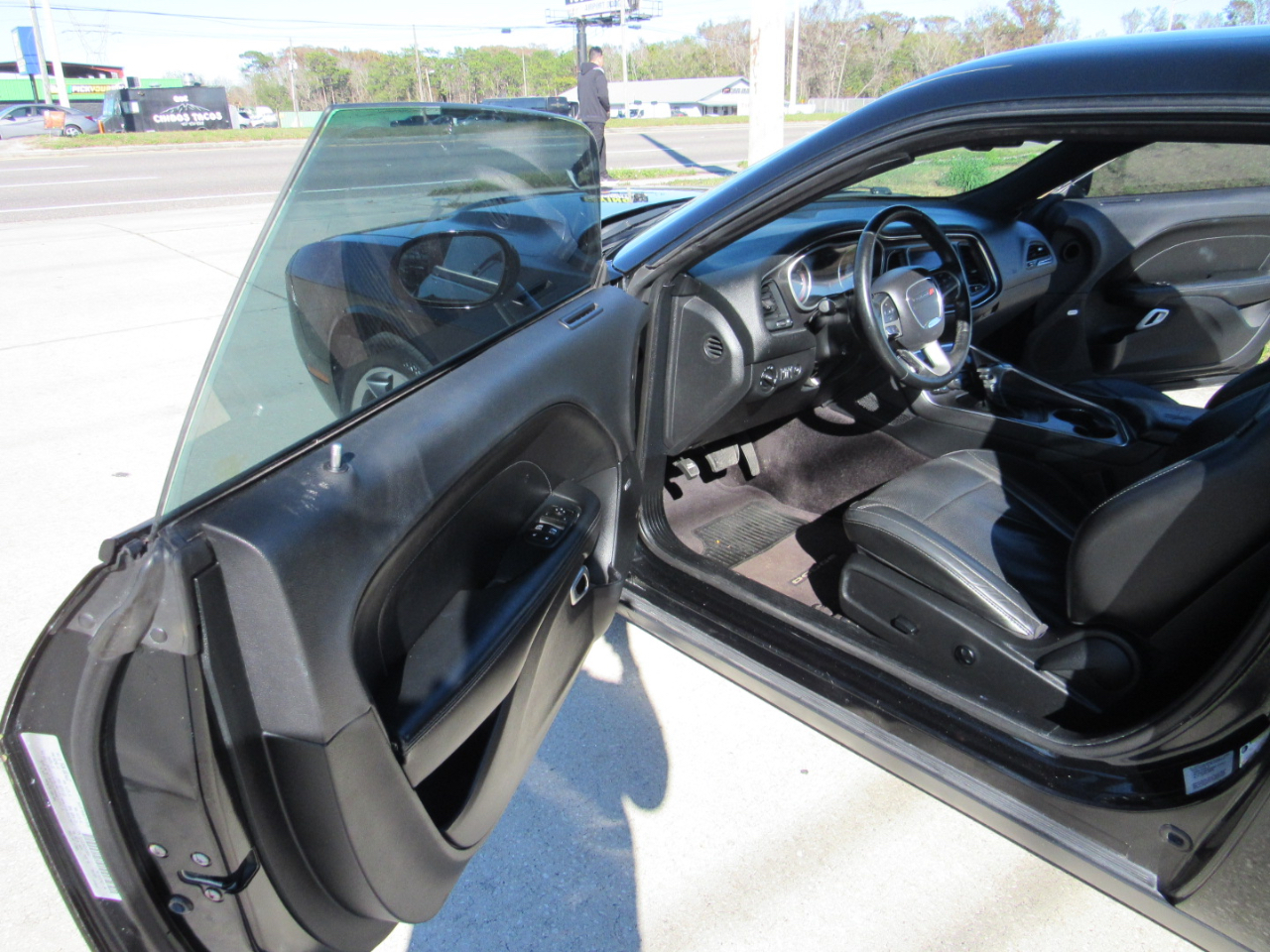 Dodge Challenger 2dr Cpe SXT Plus 2016