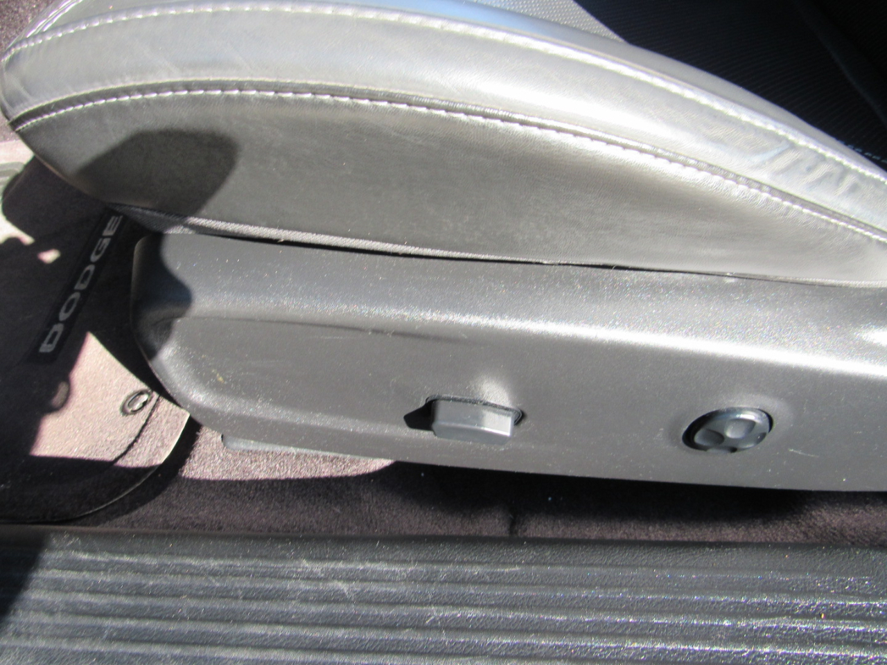 Dodge Challenger 2dr Cpe SXT Plus 2016