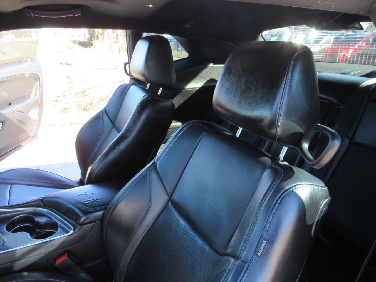 Dodge Challenger 2dr Cpe SXT Plus 2016