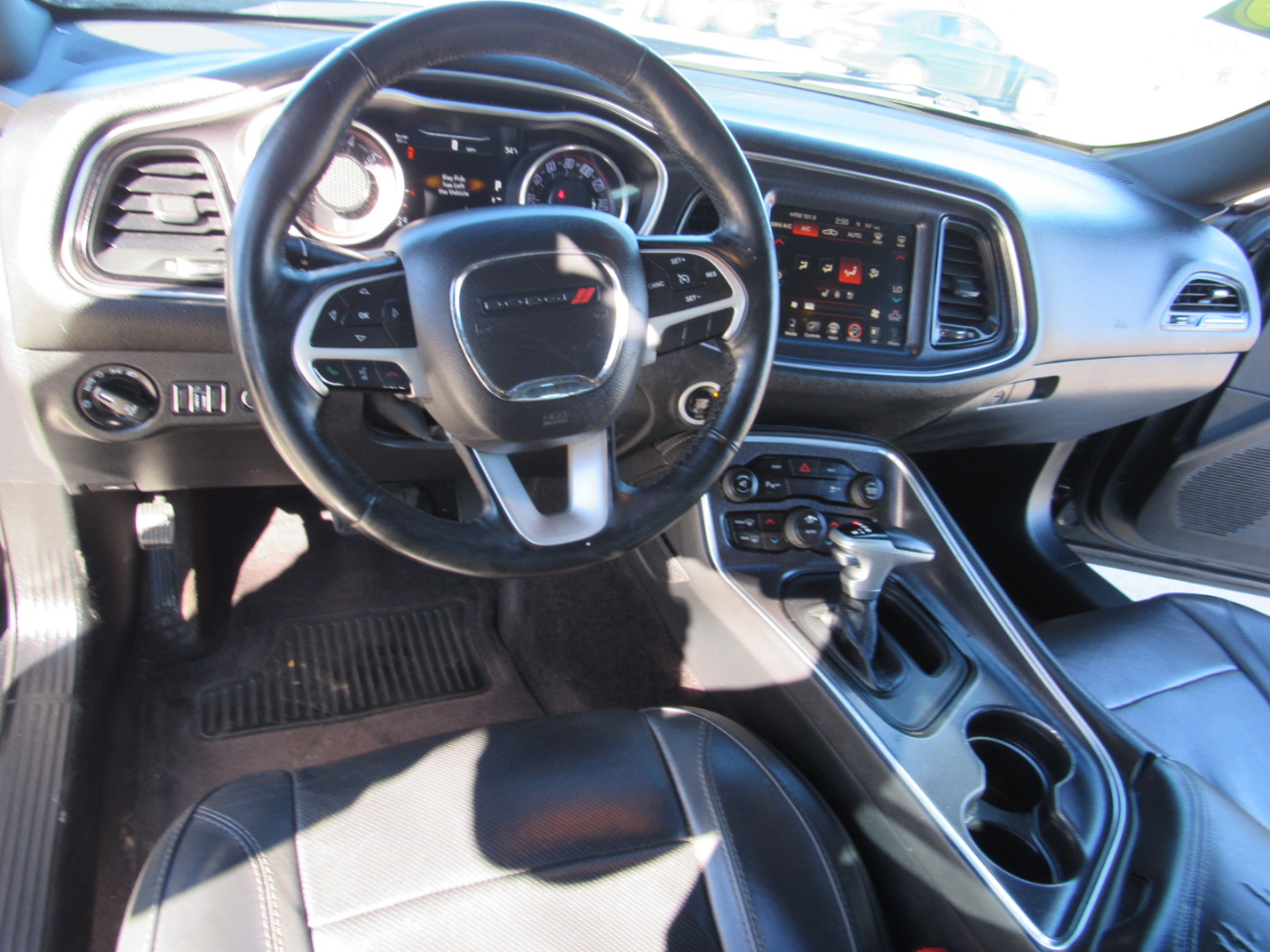 Dodge Challenger 2dr Cpe SXT Plus 2016