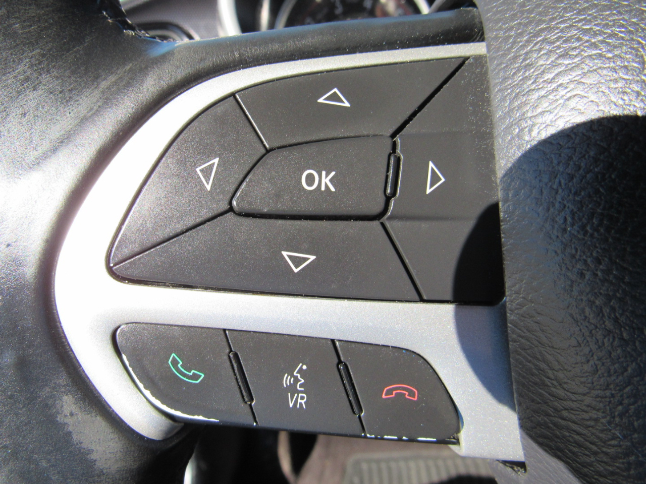 Dodge Challenger 2dr Cpe SXT Plus 2016