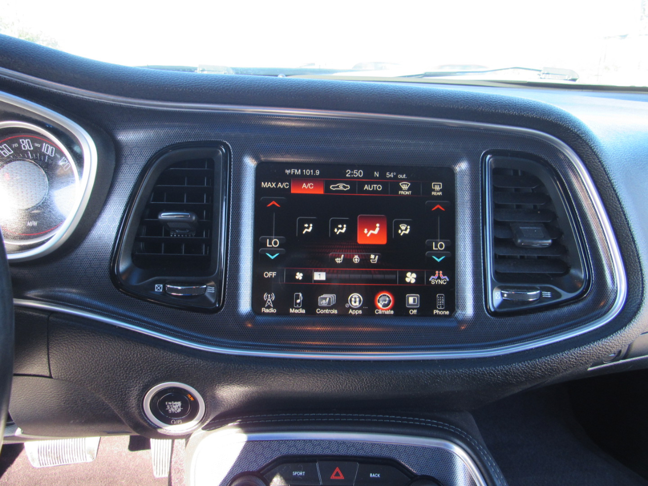 Dodge Challenger 2dr Cpe SXT Plus 2016